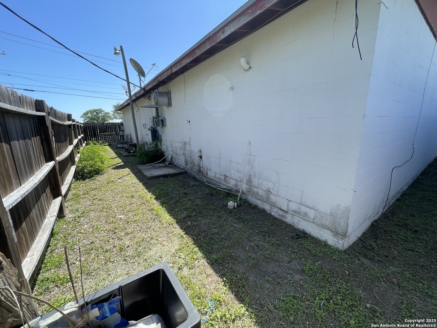 1230 E Santa Gertrudis, KINGSVILLE, TX, 78363 | 1860952 | Realty Texas LLC