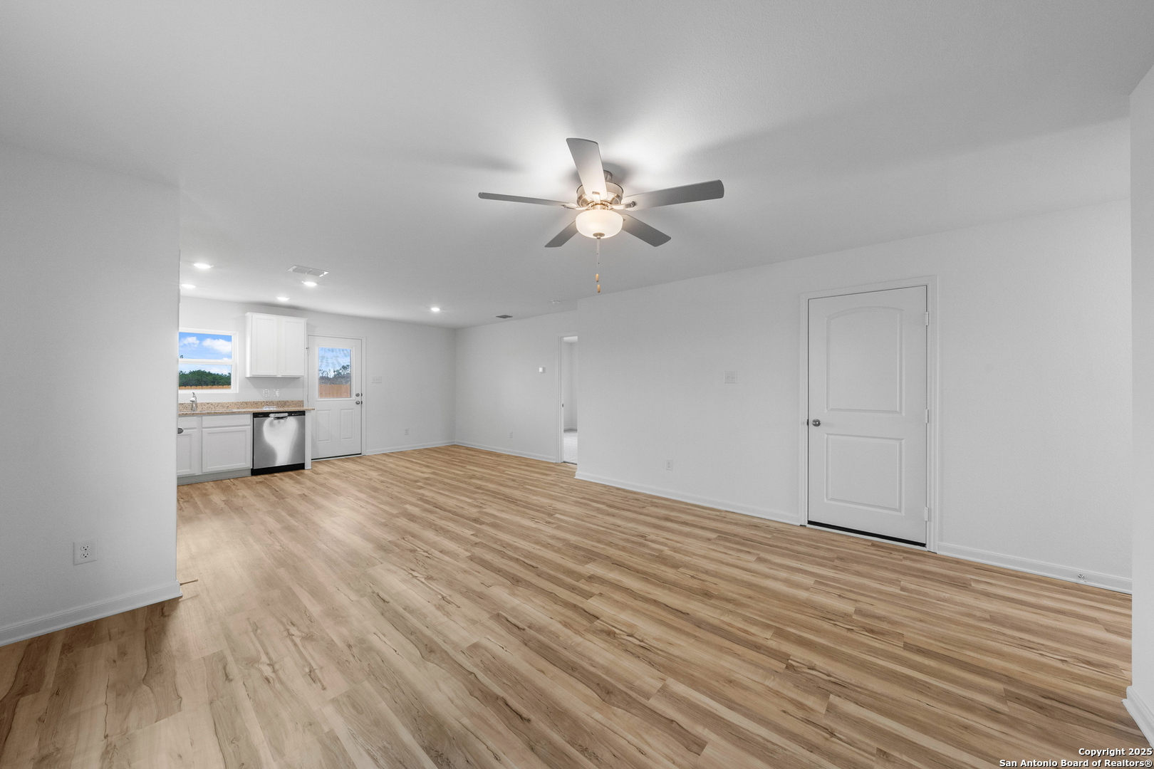 11463 Blue Heron Haven , San Antonio, TX, 78223 | 1861375 | Realty Texas LLC