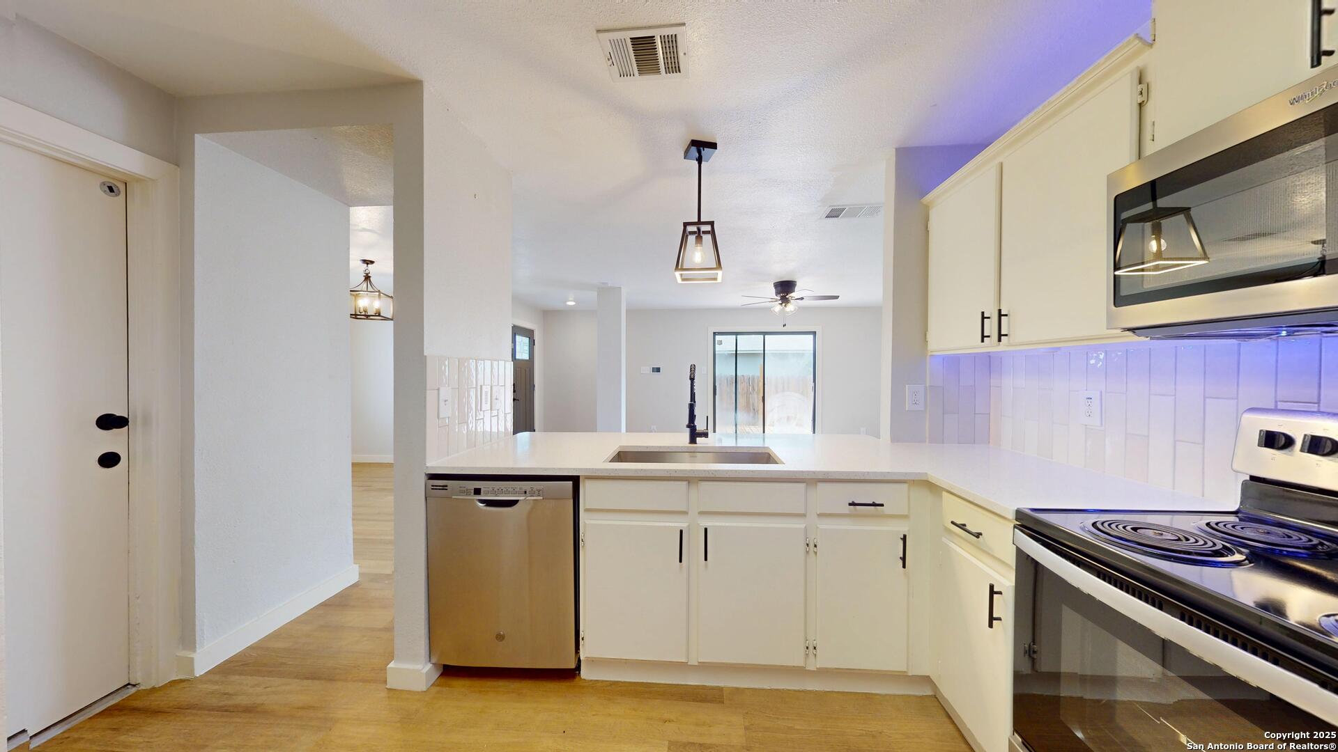 2211 Muddy Peak , San Antonio, TX, 78245 | 1861887 | Realty Texas LLC