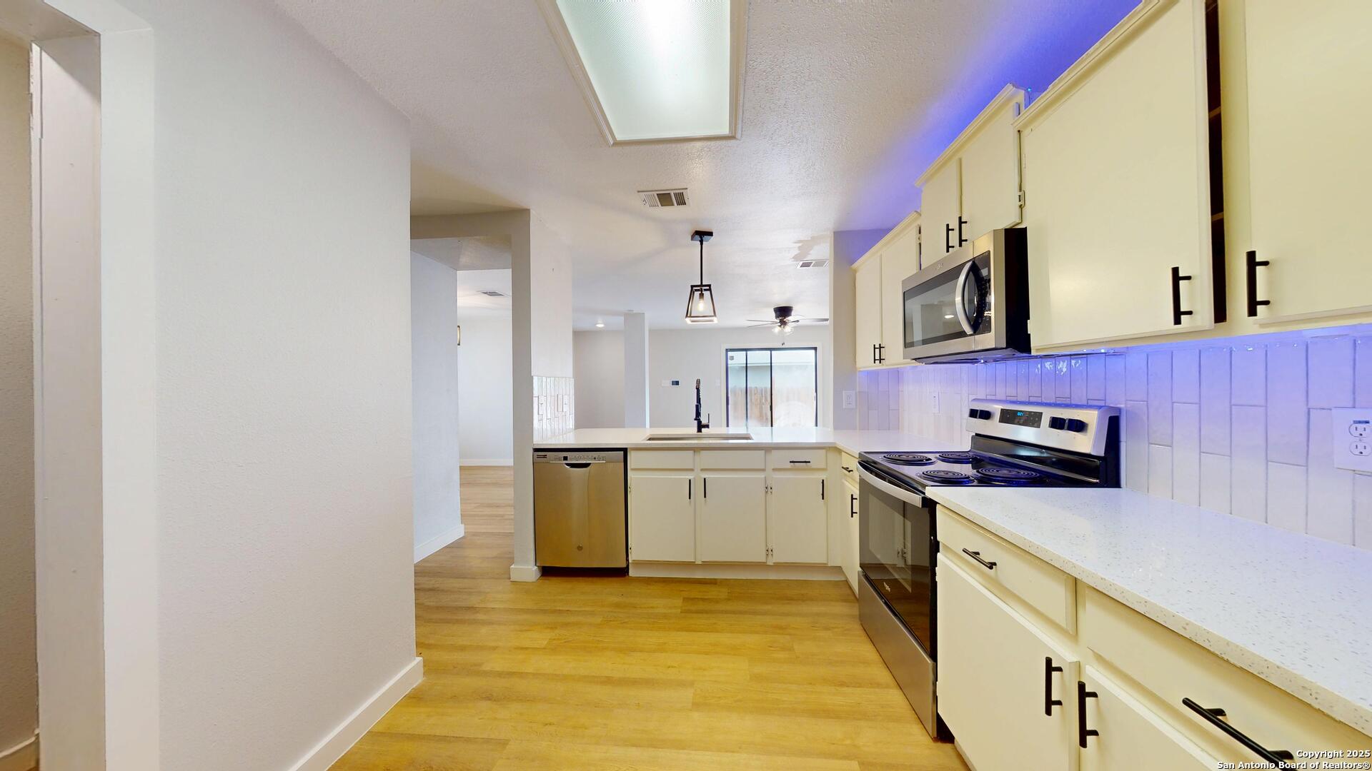 2211 Muddy Peak , San Antonio, TX, 78245 | 1861887 | Realty Texas LLC