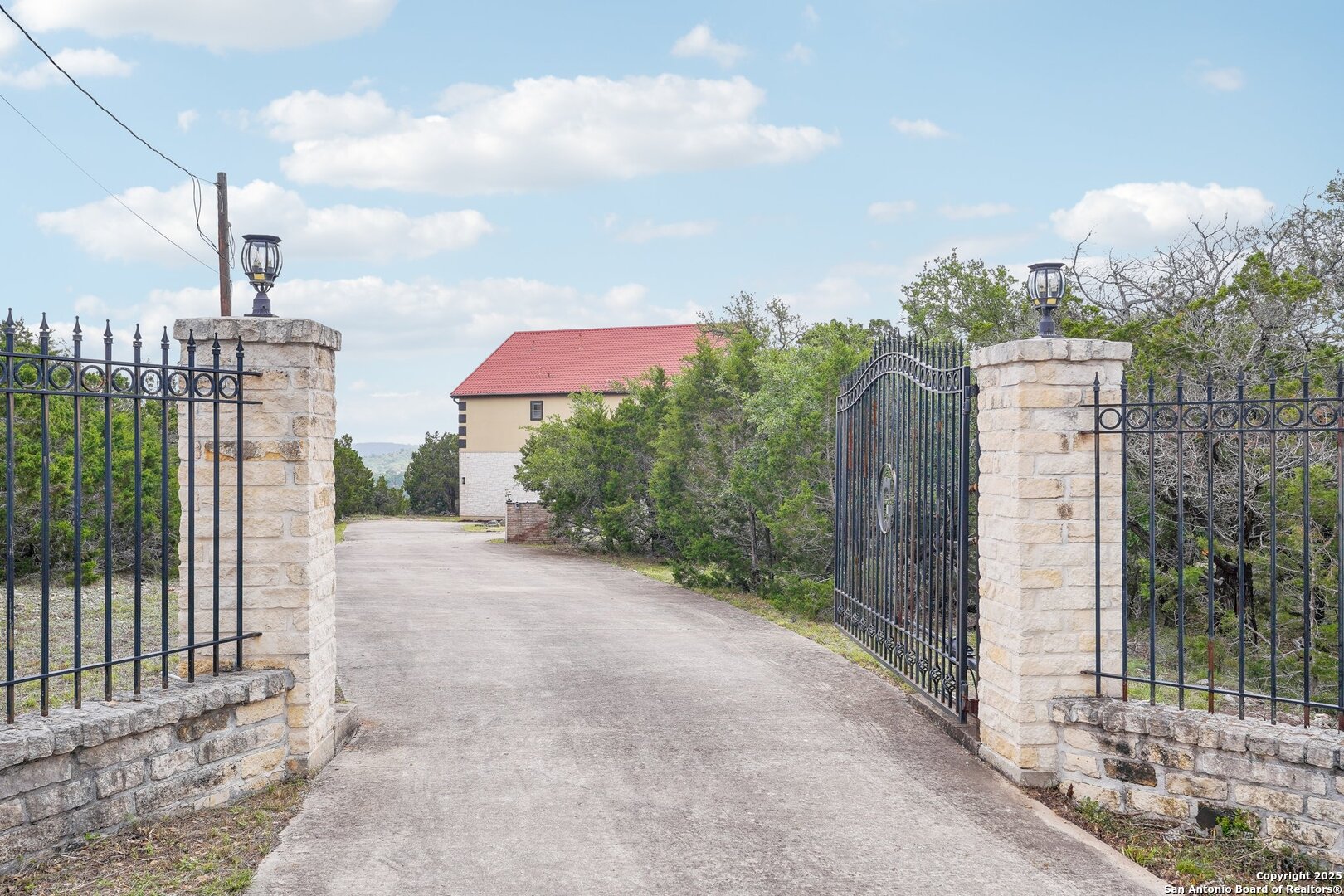 285 Timber Hill , Pipe Creek, TX, 78063 | 1861795 | Realty Texas LLC