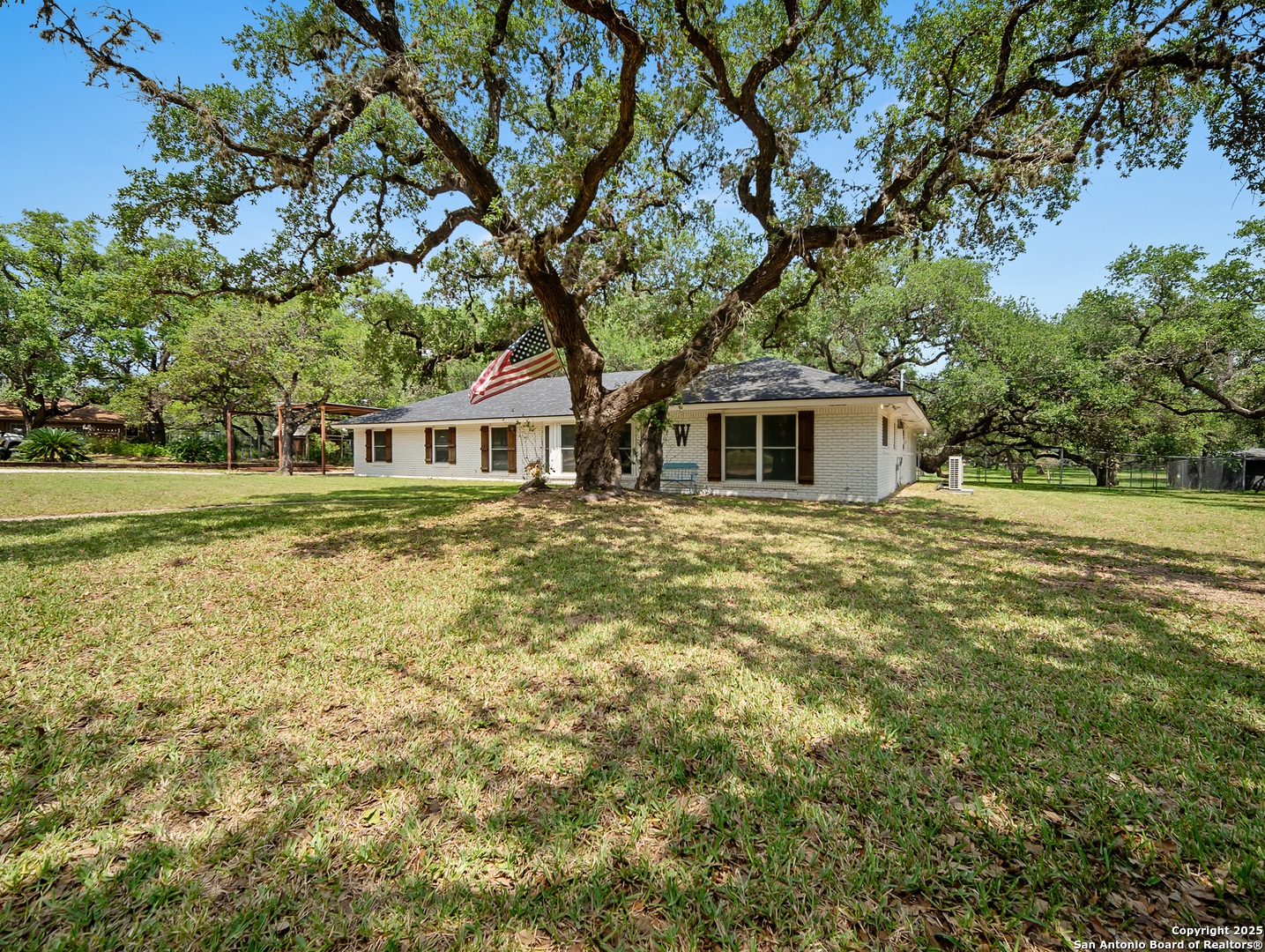 23 Sunrise, PLEASANTON, TX, 78064 | 1862224 | Realty Texas LLC