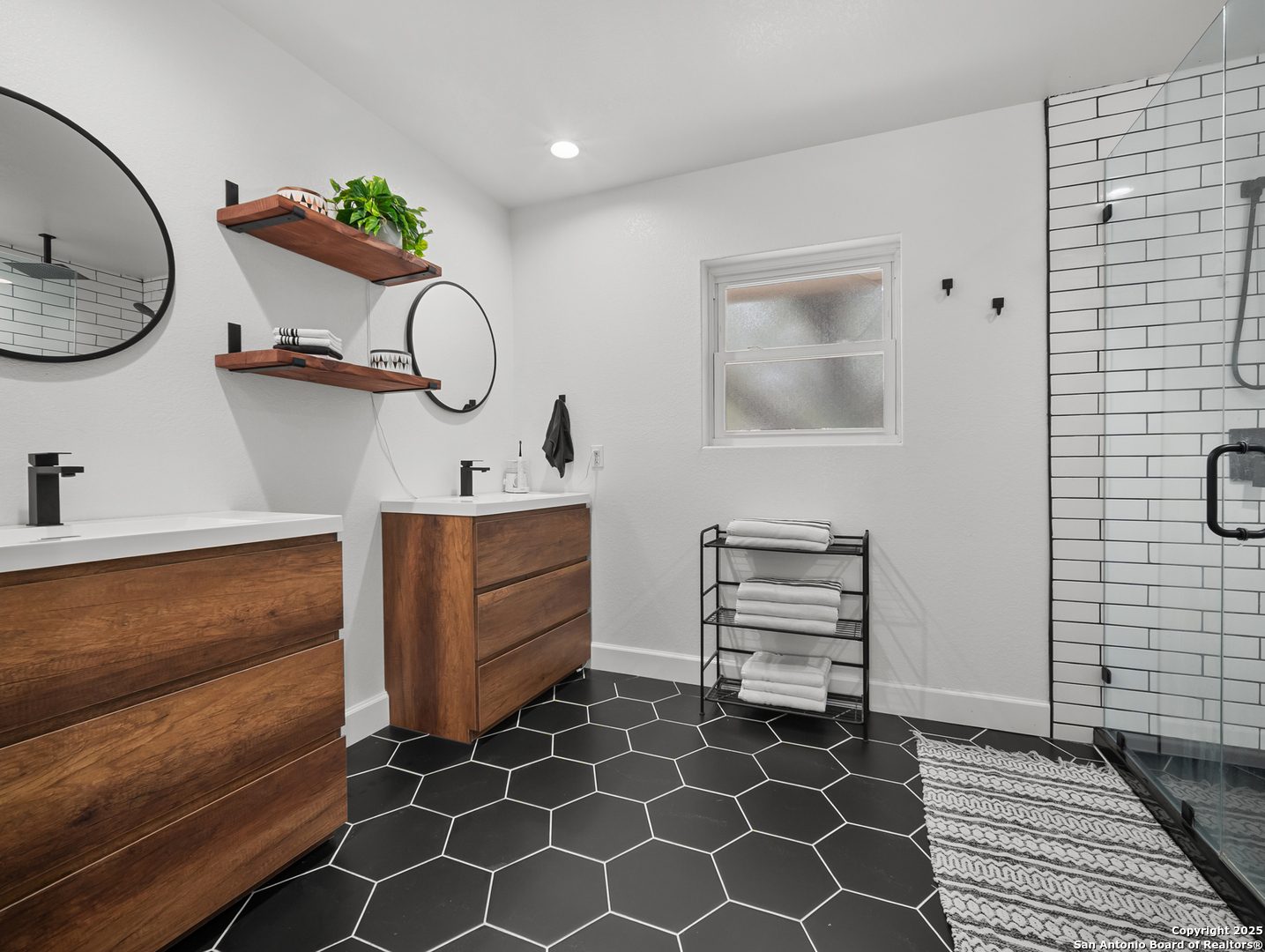 23 Sunrise, PLEASANTON, TX, 78064 | 1862224 | Realty Texas LLC