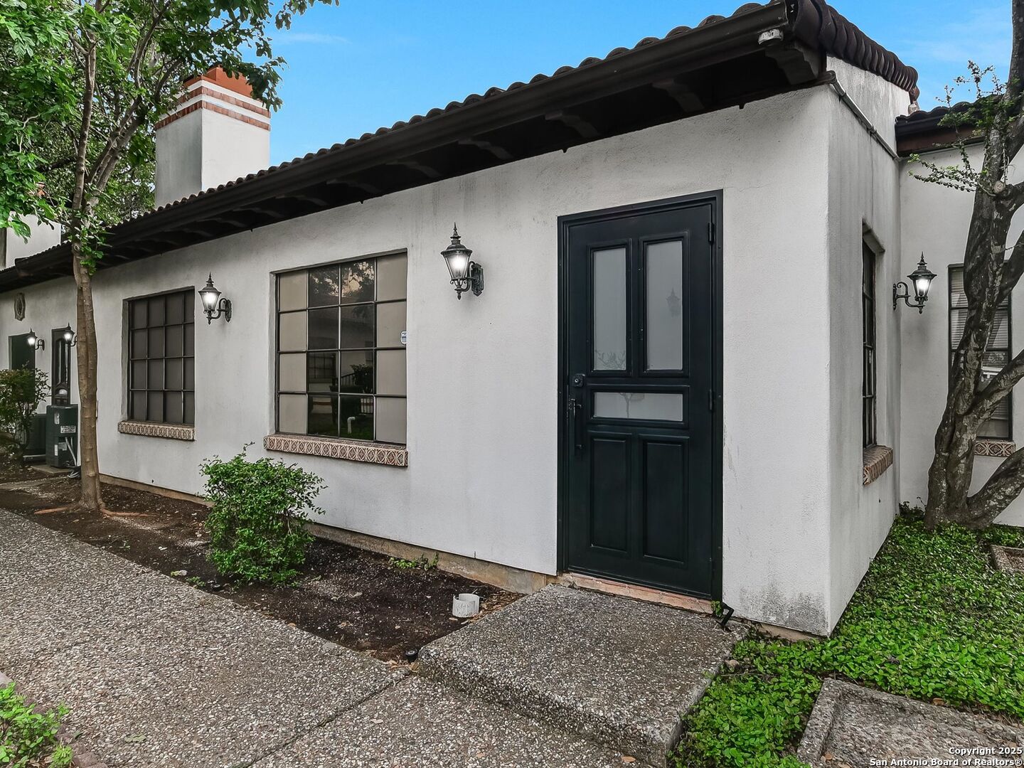 8265 Fredericksburg , San Antonio, TX, 78229 | 1863357 | Realty Texas LLC