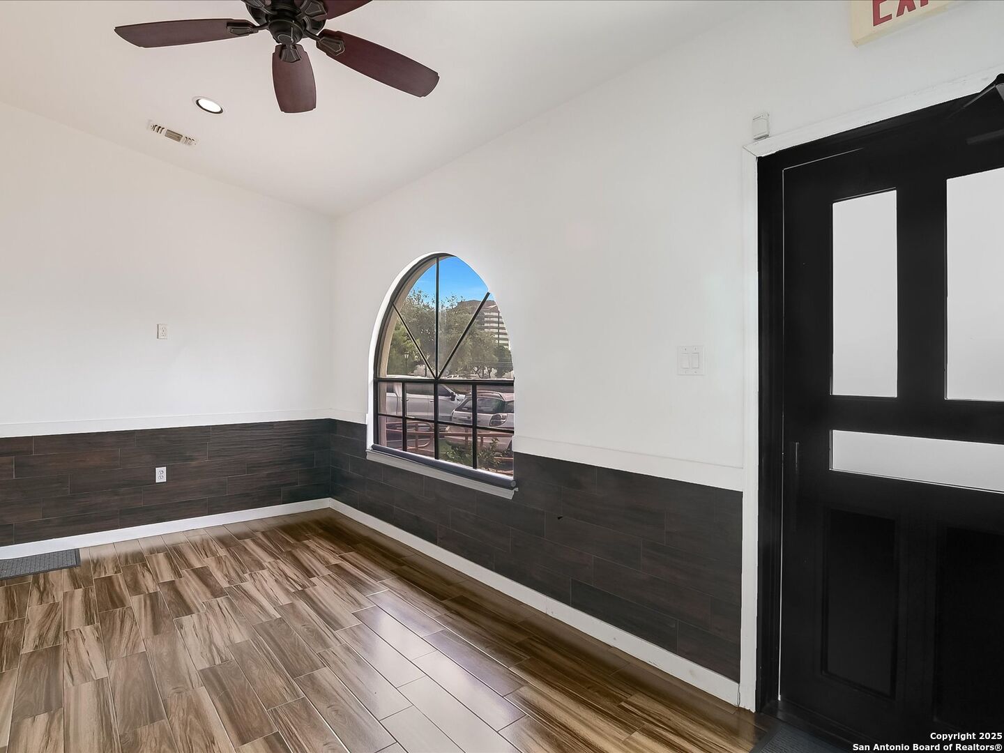 8265 Fredericksburg , San Antonio, TX, 78229 | 1863357 | Realty Texas LLC