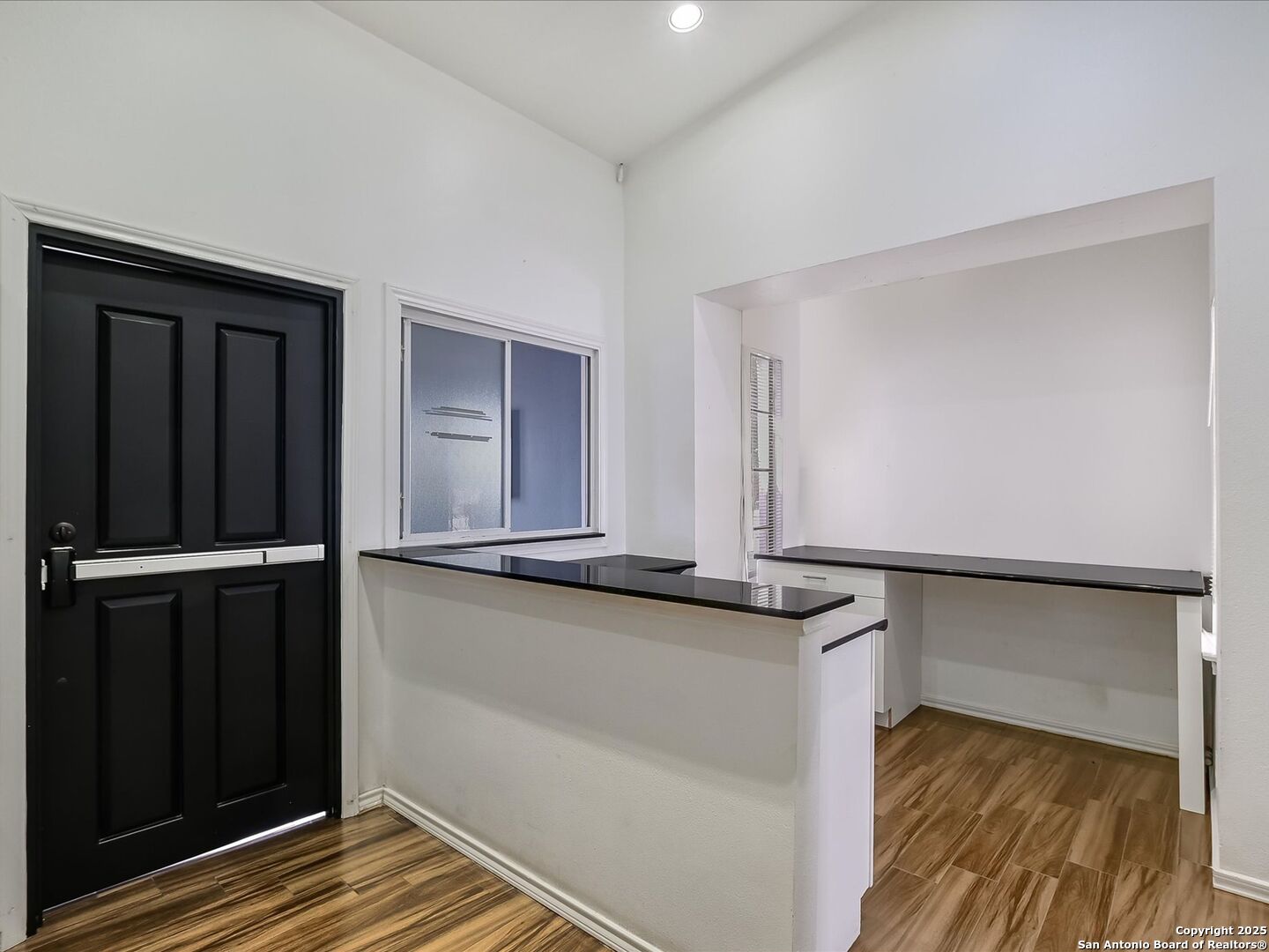 8265 Fredericksburg , San Antonio, TX, 78229 | 1863357 | Realty Texas LLC