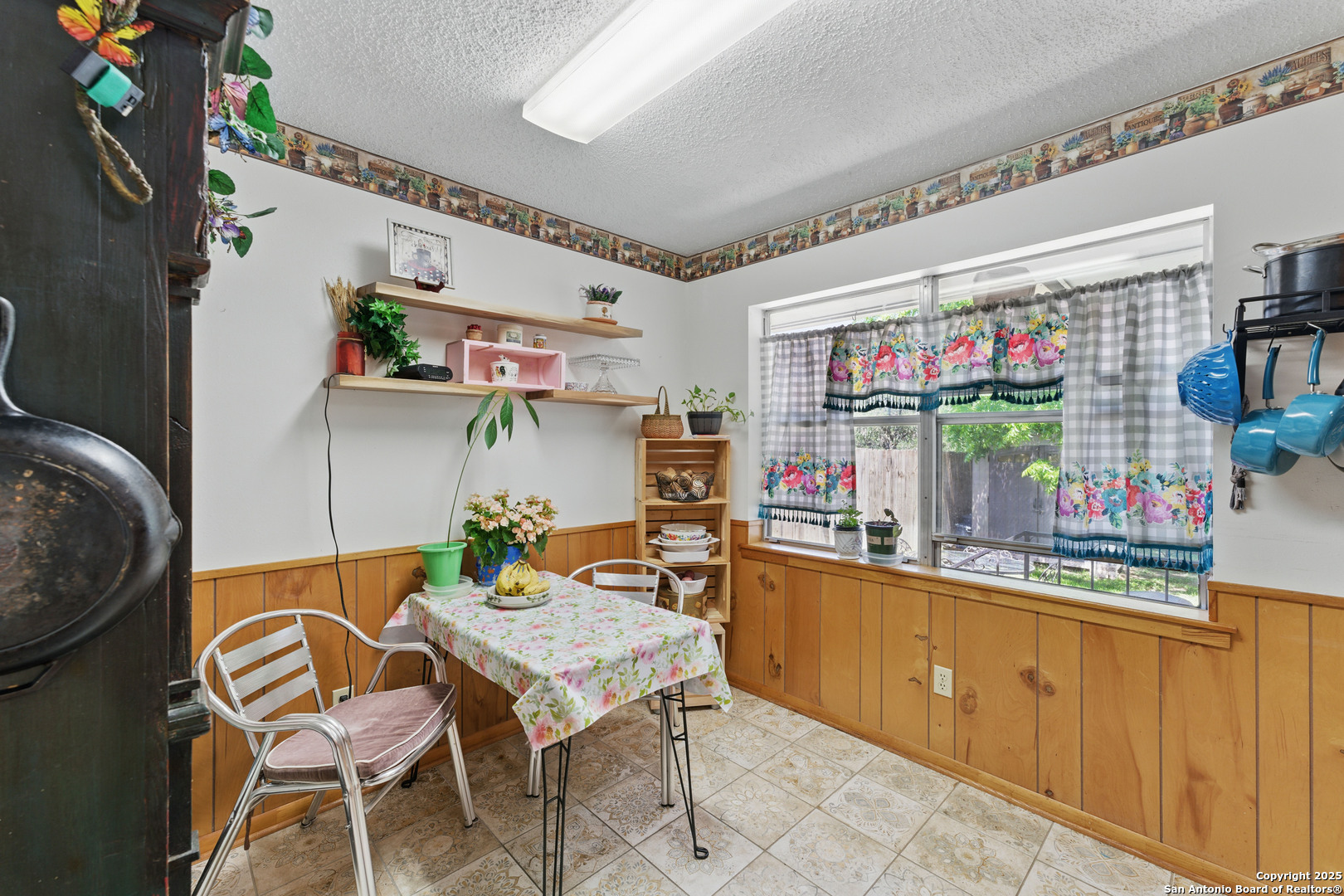 155 Valley View , Kerrville, TX, 78028 | 1864276 | Realty Texas LLC