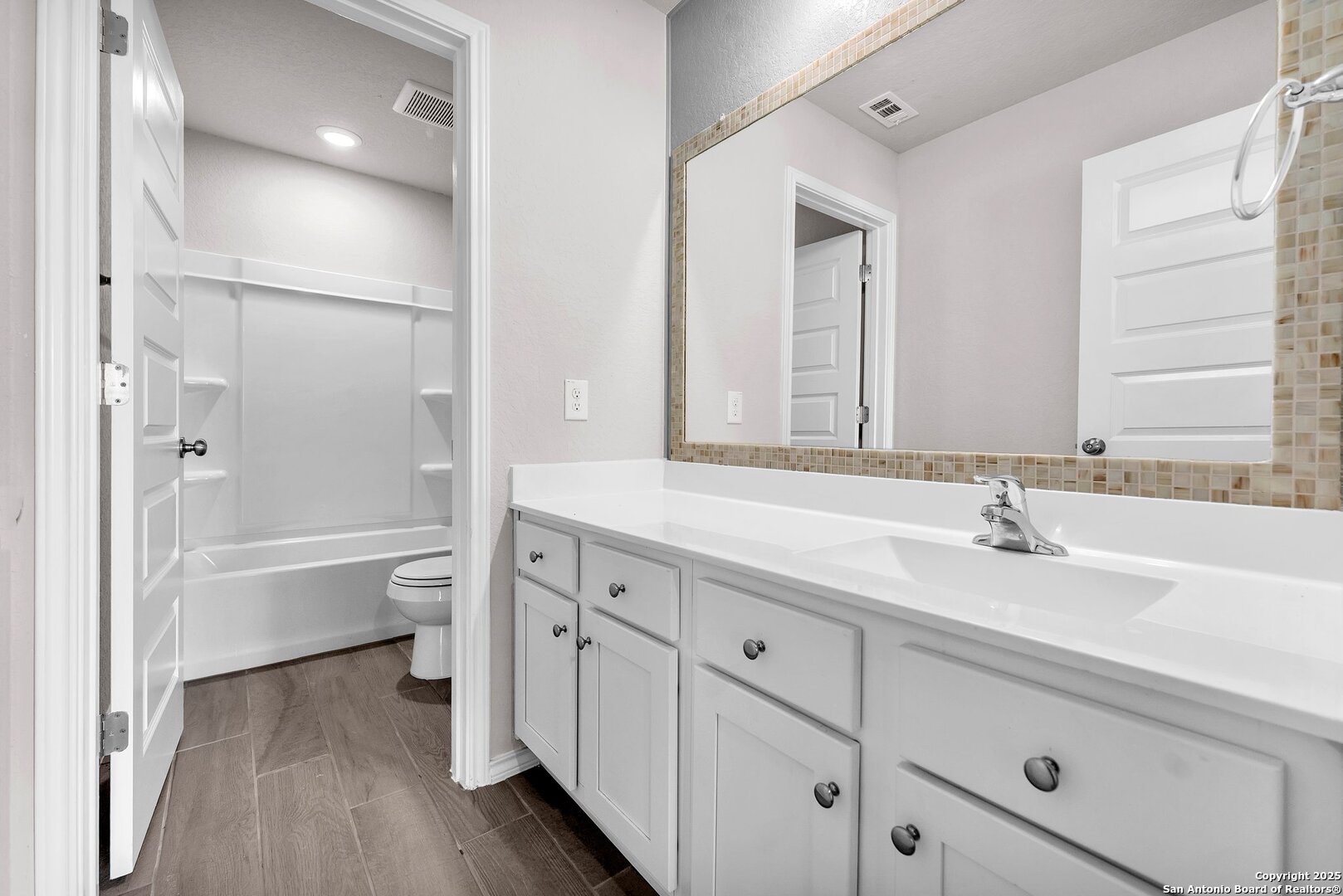 2448 Hiddenbrooke , Seguin, TX, 78155 | 1864548 | Realty Texas LLC