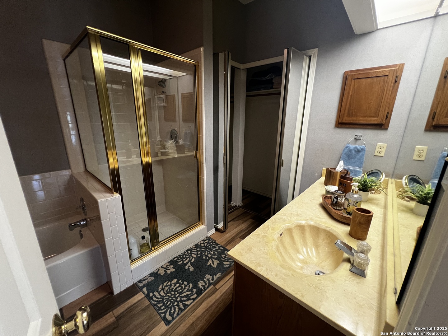 11839 Parliament 2122 , San Antonio, TX, 78216 | 1864871 | Realty Texas LLC