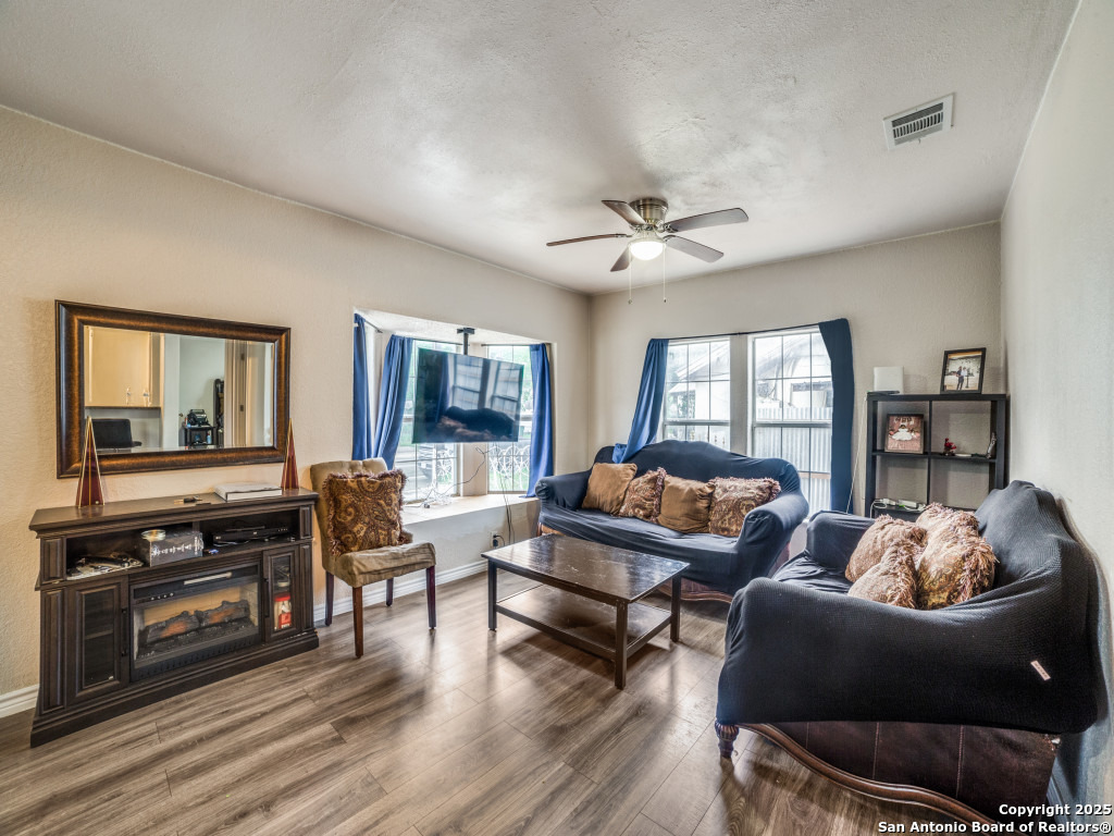 712 Theo , San Antonio, TX, 78225 | 1864855 | Realty Texas LLC