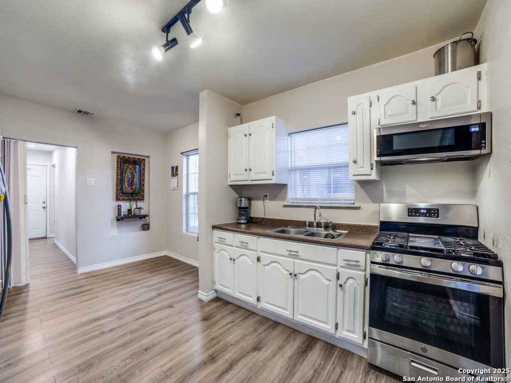 712 Theo , San Antonio, TX, 78225 | 1864855 | Realty Texas LLC