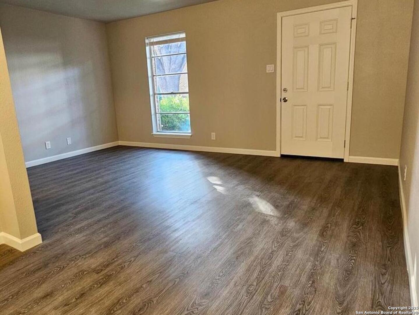 2811 Woodbury Dr 302 , San Antonio, TX, 78217-5772 | 1865695 | Realty Texas LLC