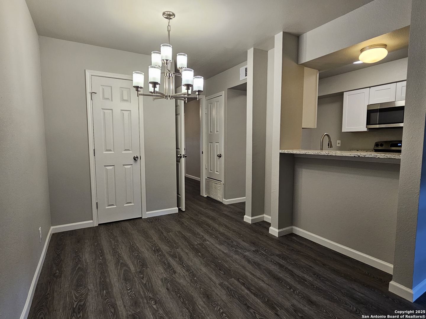 2811 Woodbury Dr 302 , San Antonio, TX, 78217-5772 | 1865695 | Realty Texas LLC