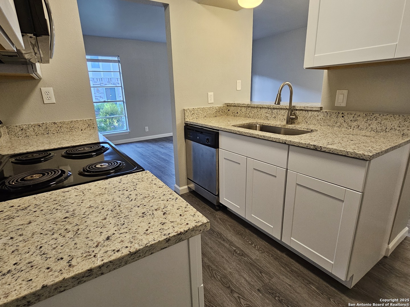 2811 Woodbury Dr 302 , San Antonio, TX, 78217-5772 | 1865695 | Realty Texas LLC