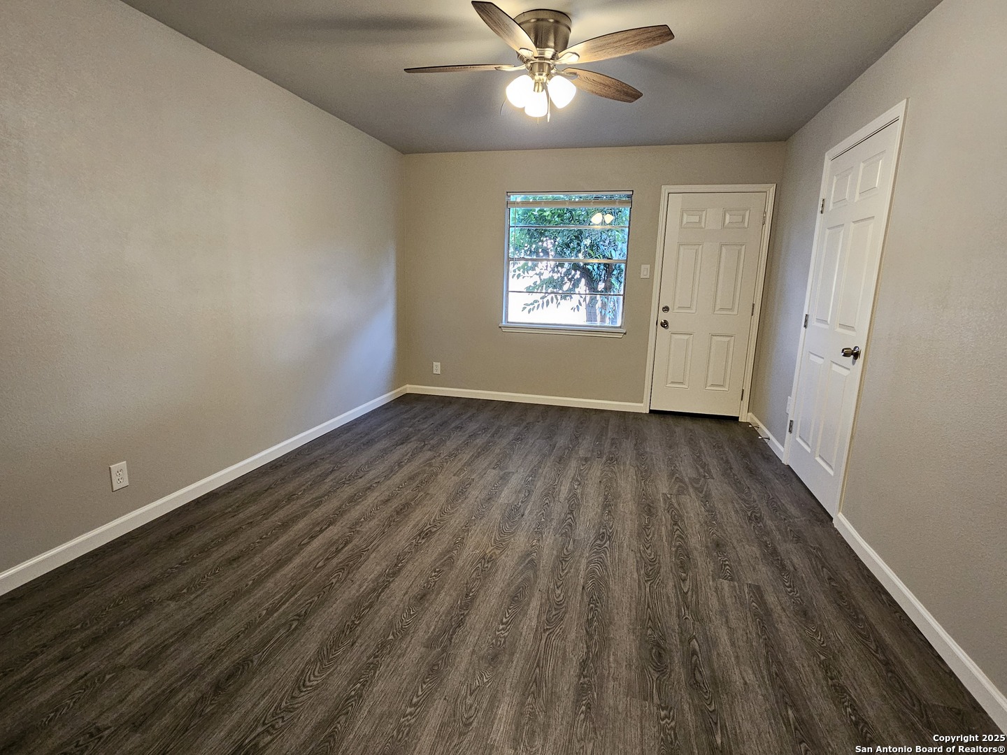 2811 Woodbury Dr 302 , San Antonio, TX, 78217-5772 | 1865695 | Realty Texas LLC