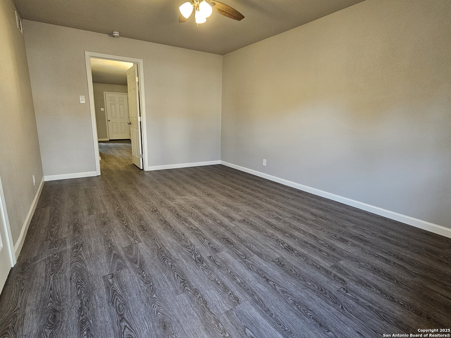 2811 Woodbury Dr 302 , San Antonio, TX, 78217-5772 | 1865695 | Realty Texas LLC