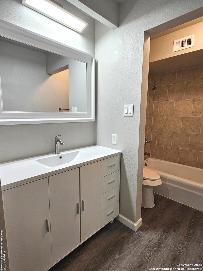 2811 Woodbury Dr 302 , San Antonio, TX, 78217-5772 | 1865695 | Realty Texas LLC