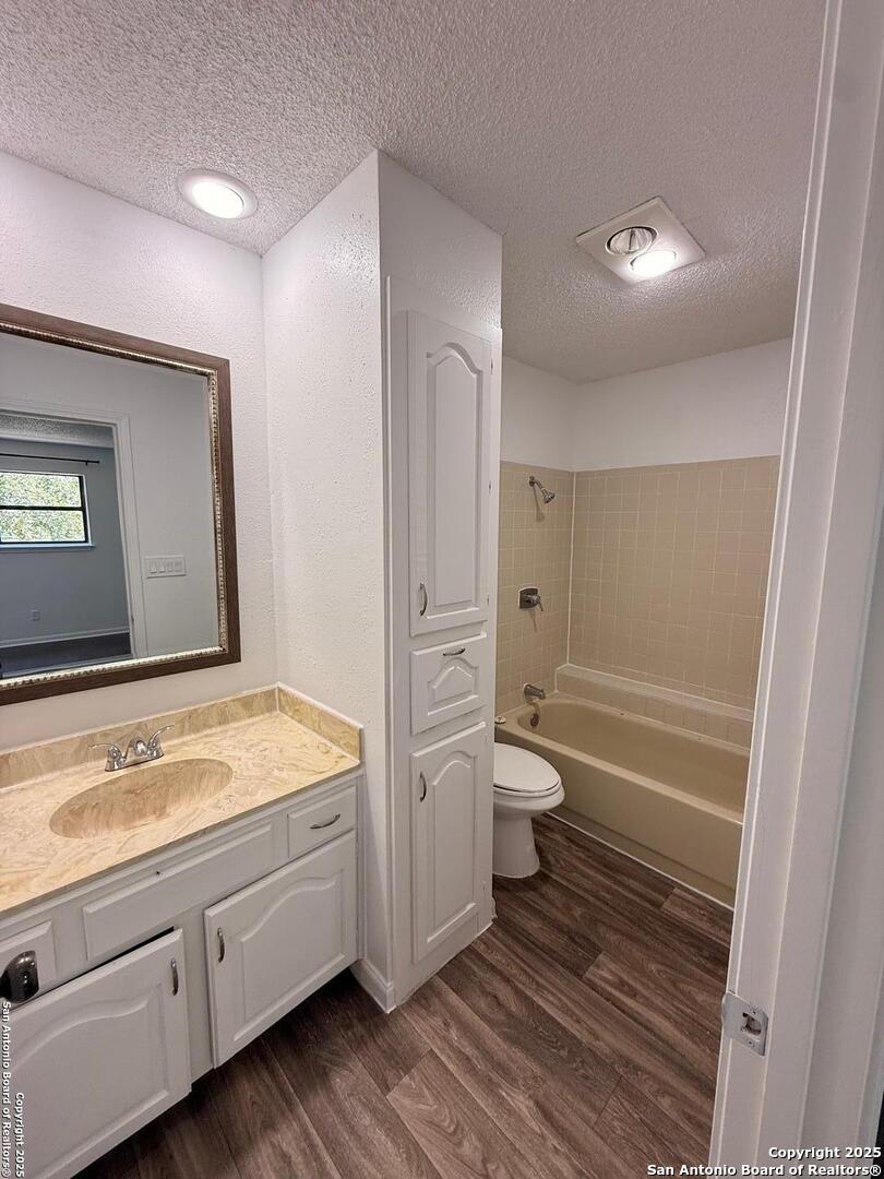 11843 Braesview 108 , San Antonio, TX, 78213 | 1866995 | Realty Texas LLC
