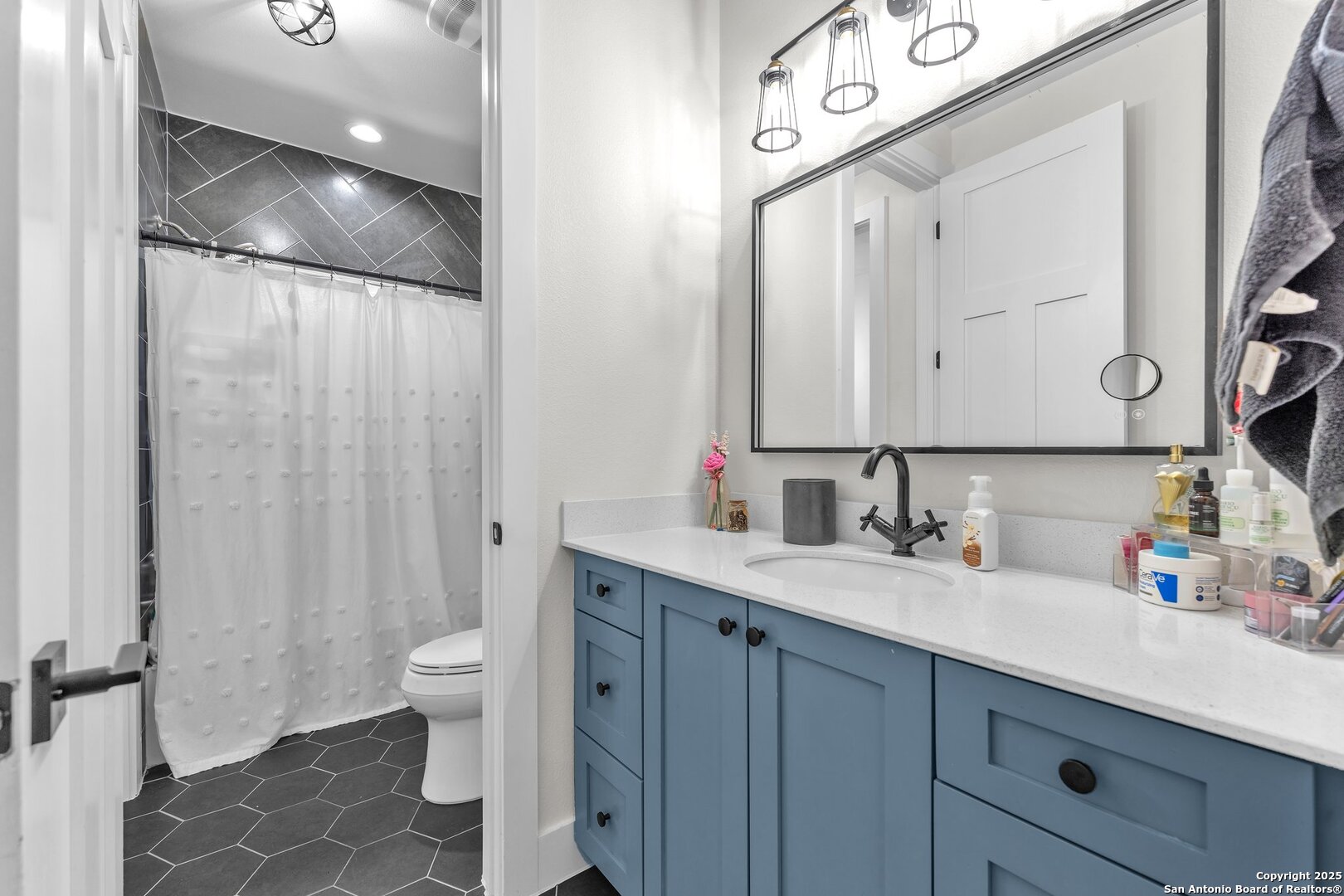 740 Sharp Springs, BULVERDE, TX, 78163 | 1866319 | Realty Texas LLC