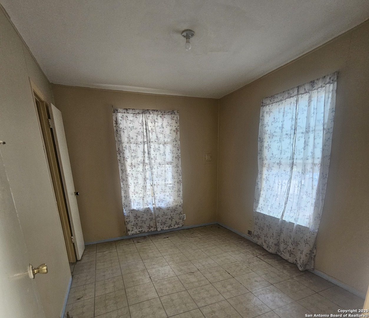 215 Monclova , San Antonio, TX, 78207 | 1867840 | Realty Texas LLC