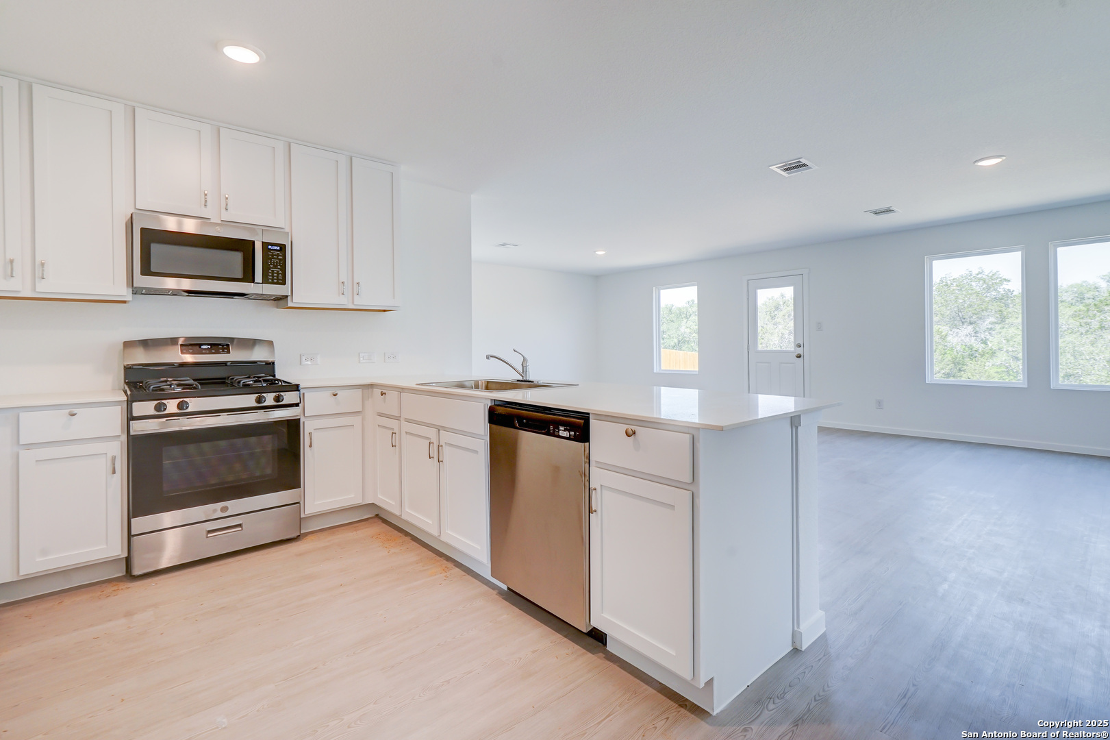 523 Kathleen Pike Ridge , San Antonio, TX, 78253 | 1868304 | Realty Texas LLC