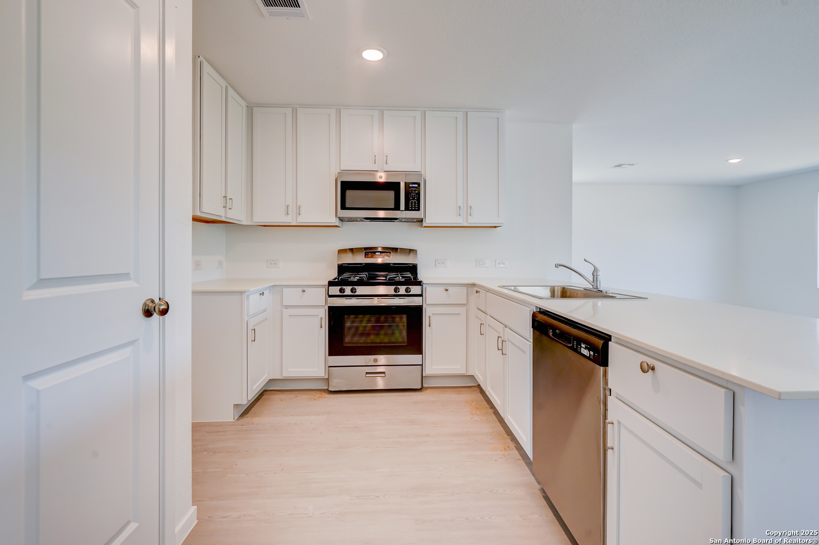 523 Kathleen Pike Ridge , San Antonio, TX, 78253 | 1868304 | Realty Texas LLC