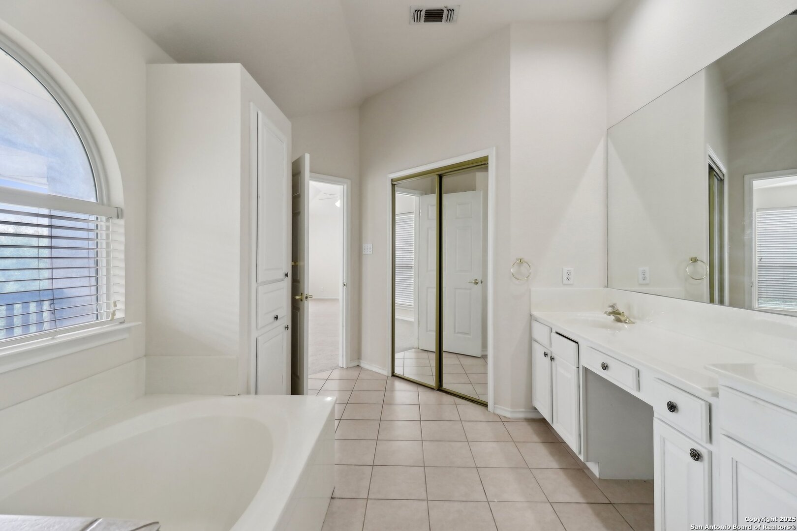 522 Mesa Ridge , San Antonio, TX, 78258 | 1869275 | Realty Texas LLC