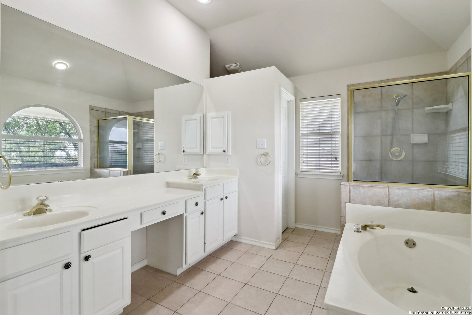 522 Mesa Ridge , San Antonio, TX, 78258 | 1869275 | Realty Texas LLC