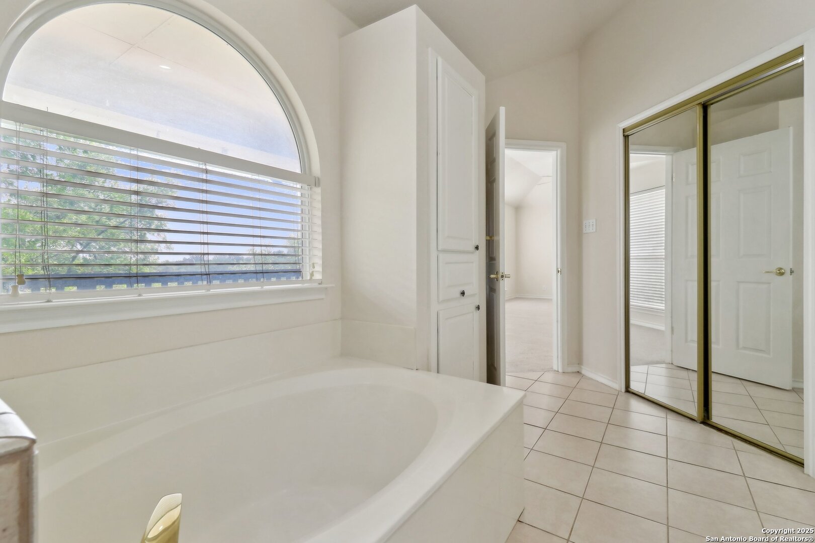 522 Mesa Ridge , San Antonio, TX, 78258 | 1869275 | Realty Texas LLC