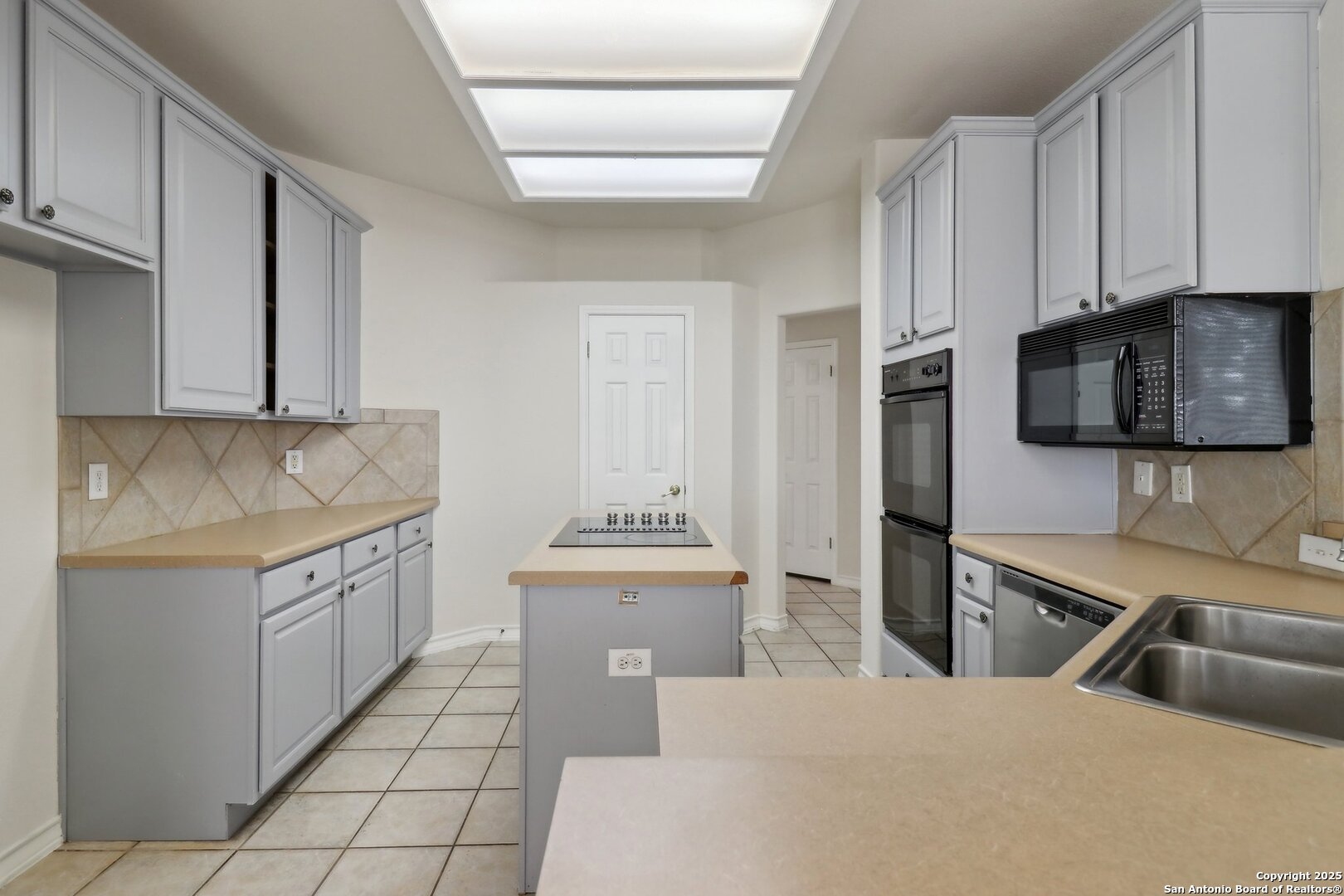 522 Mesa Ridge , San Antonio, TX, 78258 | 1869275 | Realty Texas LLC