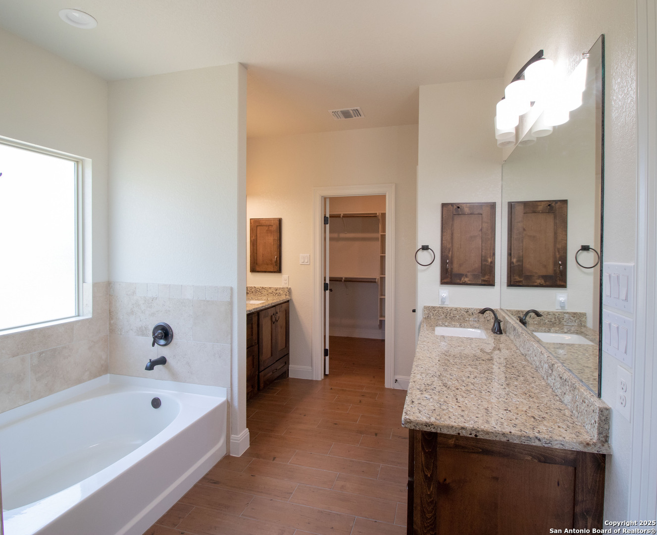 2516 County Road 357 , La Vernia, TX, 78121 | 1869709 | Realty Texas LLC
