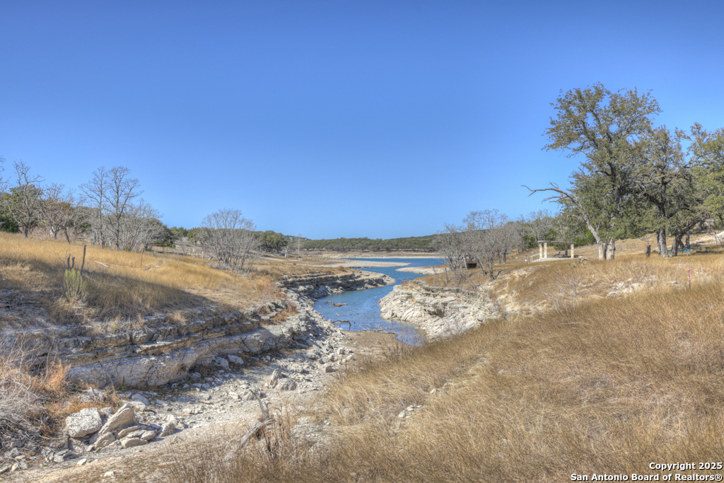 995 Five Oaks , Canyon Lake, TX, 78133 | 1869631 | Realty Texas LLC