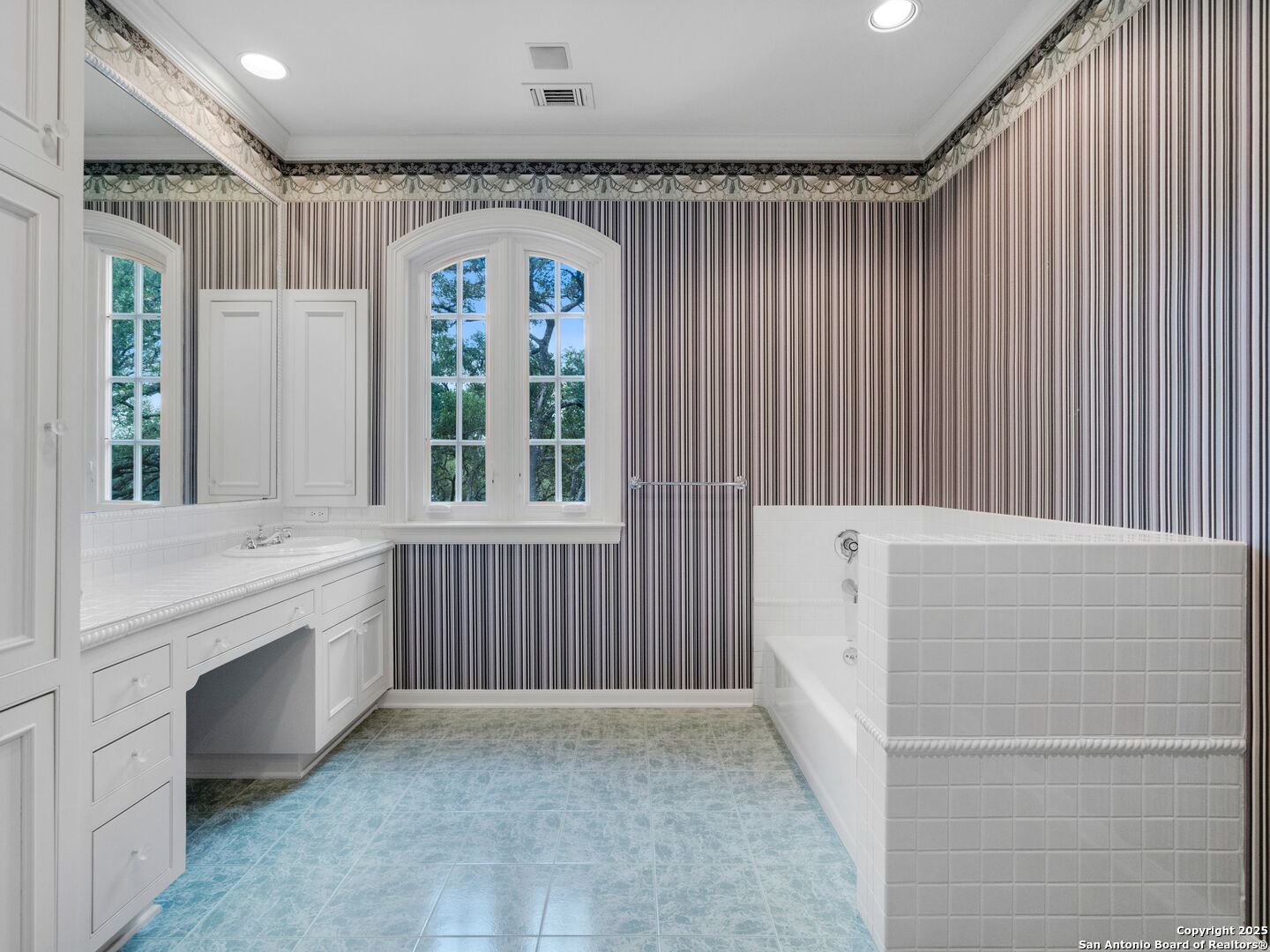100 Tomahawk , Hill Country Village, TX, 78232 | 1869589 | Realty Texas LLC