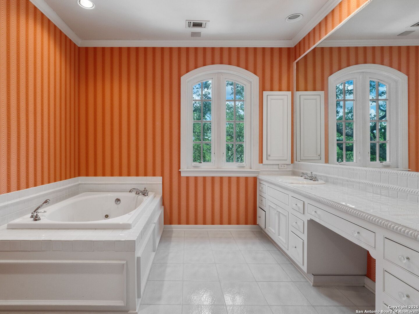 100 Tomahawk , Hill Country Village, TX, 78232 | 1869589 | Realty Texas LLC