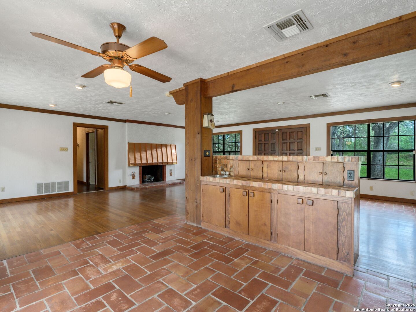 100 Tomahawk , Hill Country Village, TX, 78232 | 1869589 | Realty Texas LLC