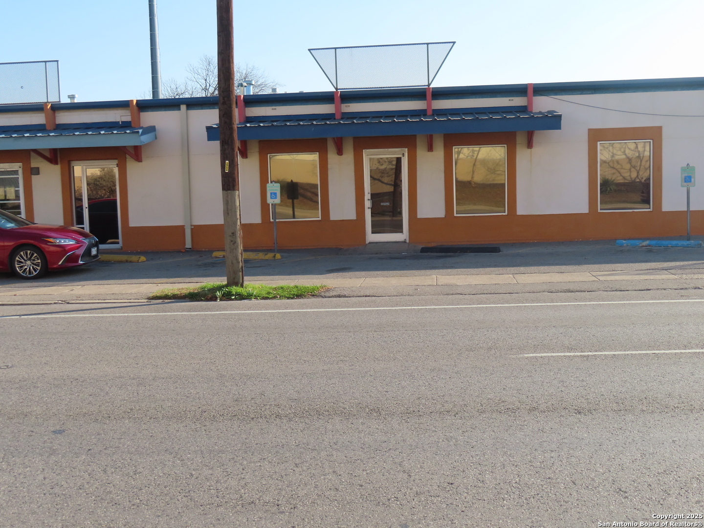 2614 W Commerce 300 , San Antonio, TX, 78207 | 1870785 | Realty Texas LLC