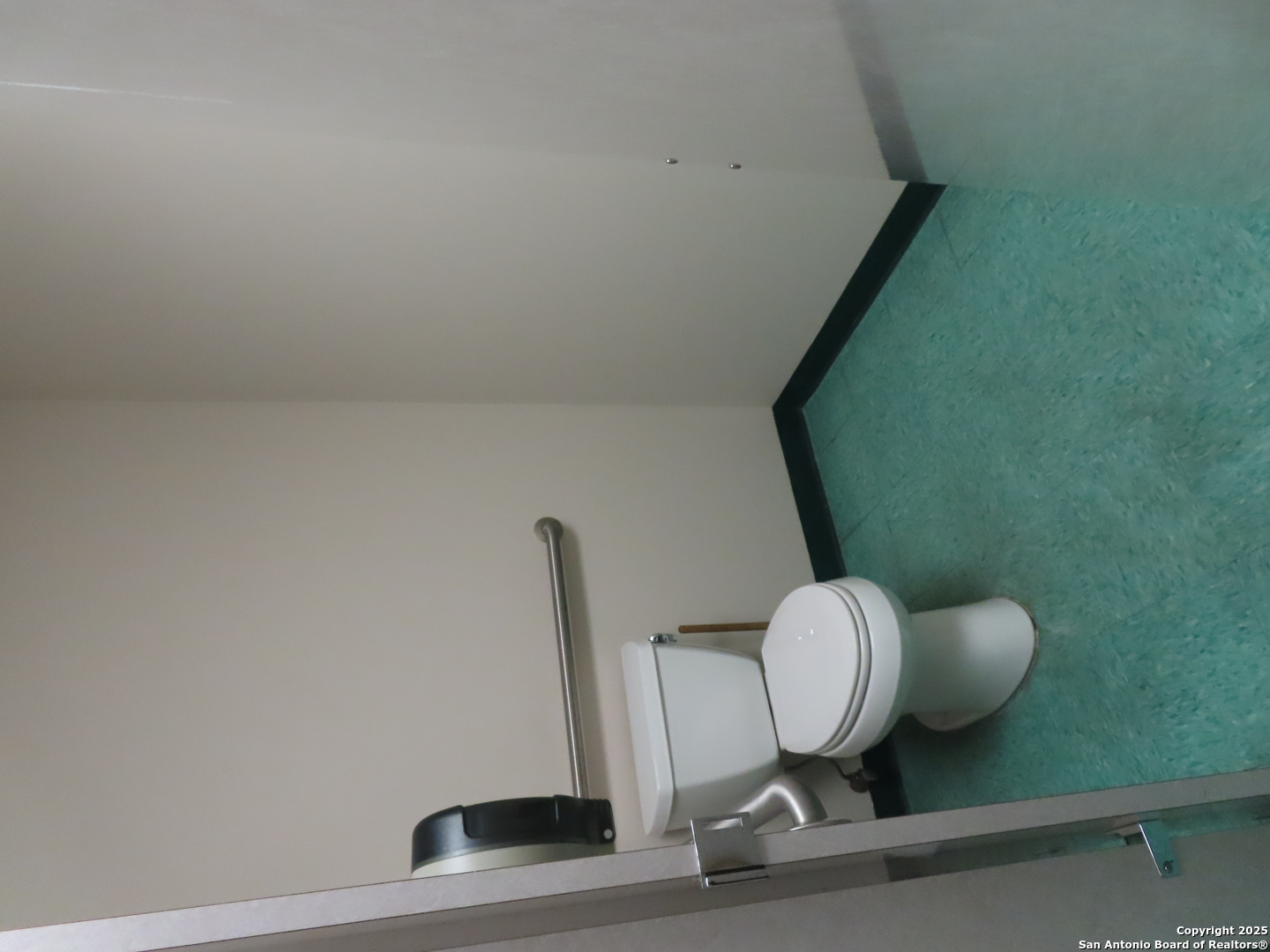 2614 W Commerce 300 , San Antonio, TX, 78207 | 1870785 | Realty Texas LLC
