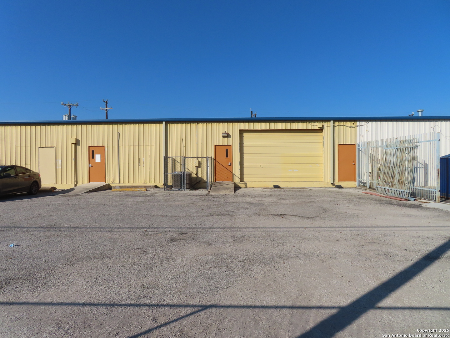 2614 W Commerce 200,San Antonio, TX 78207