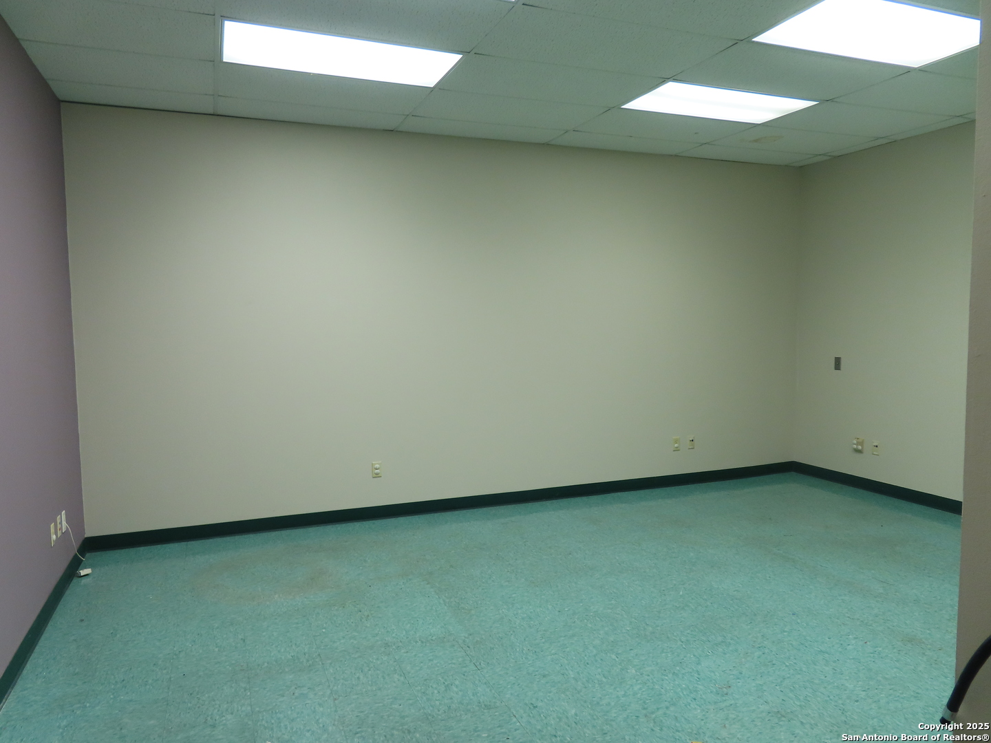 2614 W Commerce 200,San Antonio, TX 78207
