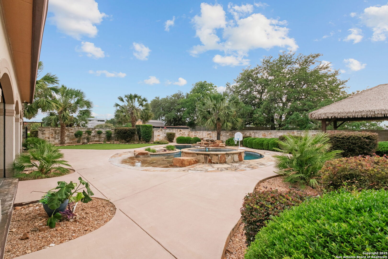 208 Cascade Caverns, BOERNE, TX, 78015 | 1870401 | Realty Texas LLC