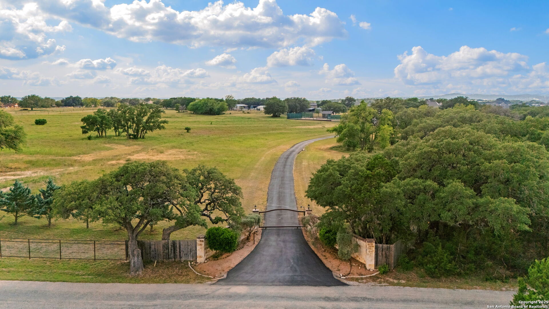 208 Cascade Caverns, BOERNE, TX, 78015 | 1870401 | Realty Texas LLC