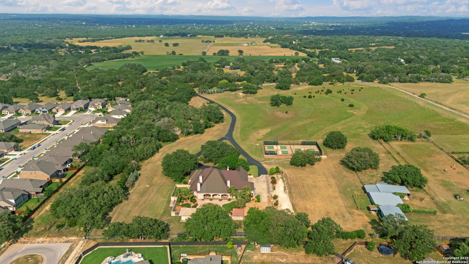 208 Cascade Caverns, BOERNE, TX, 78015 | 1870401 | Realty Texas LLC