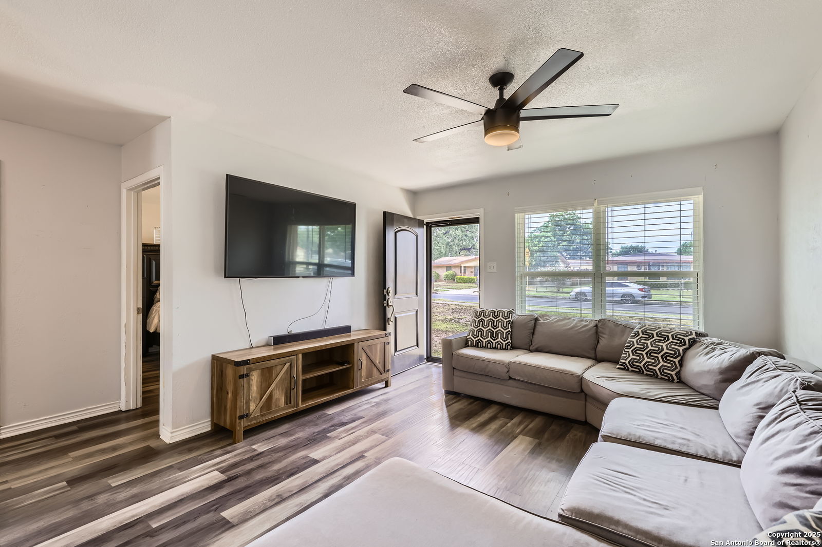 207 E Villaret Blvd, SANANTONIO, TX, 78221-4038 | 1825569 | Realty Texas LLC