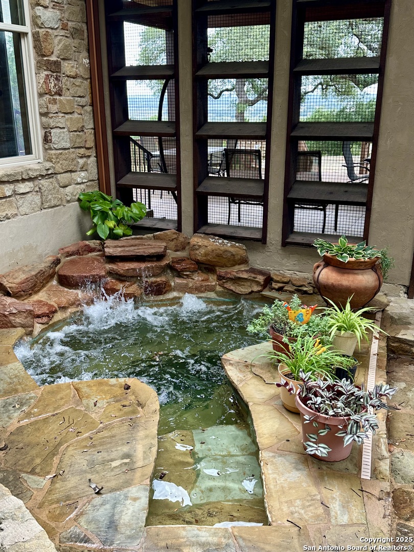 397 Secret Way, Spring Branch, TX, 78070 | 1873452 | Realty Texas LLC