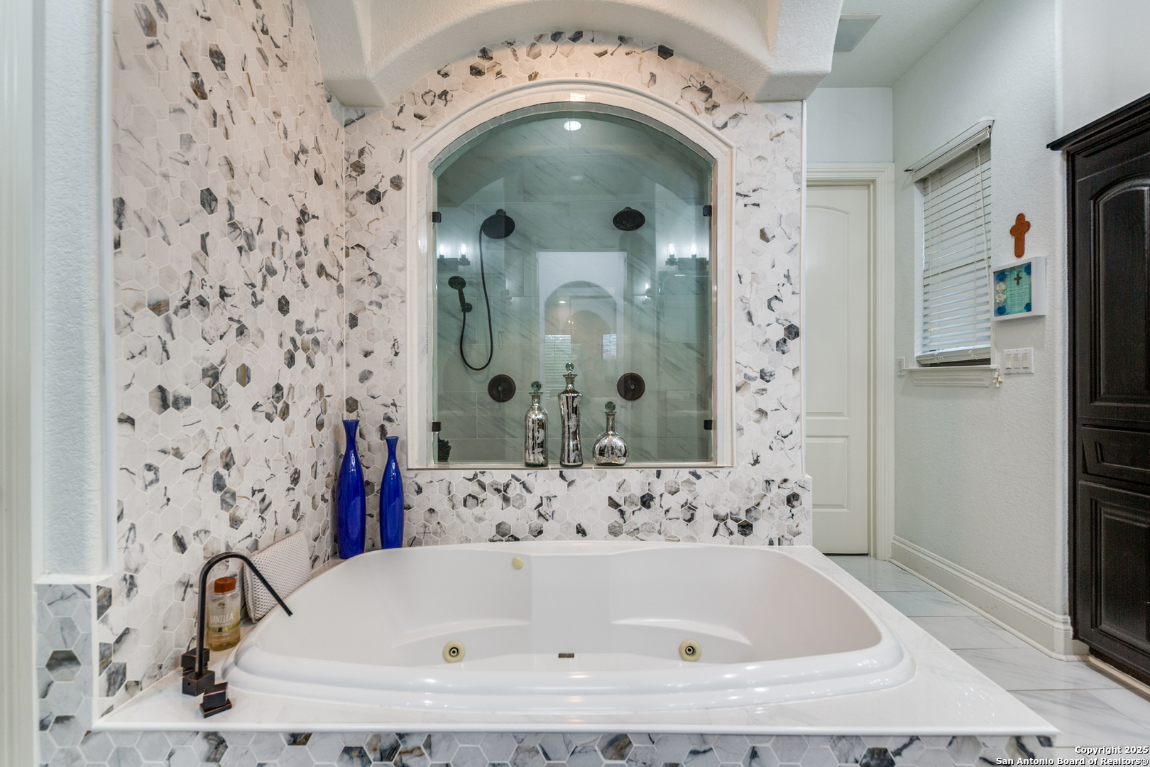 10 Kings Tower,San Antonio, TX 78257
