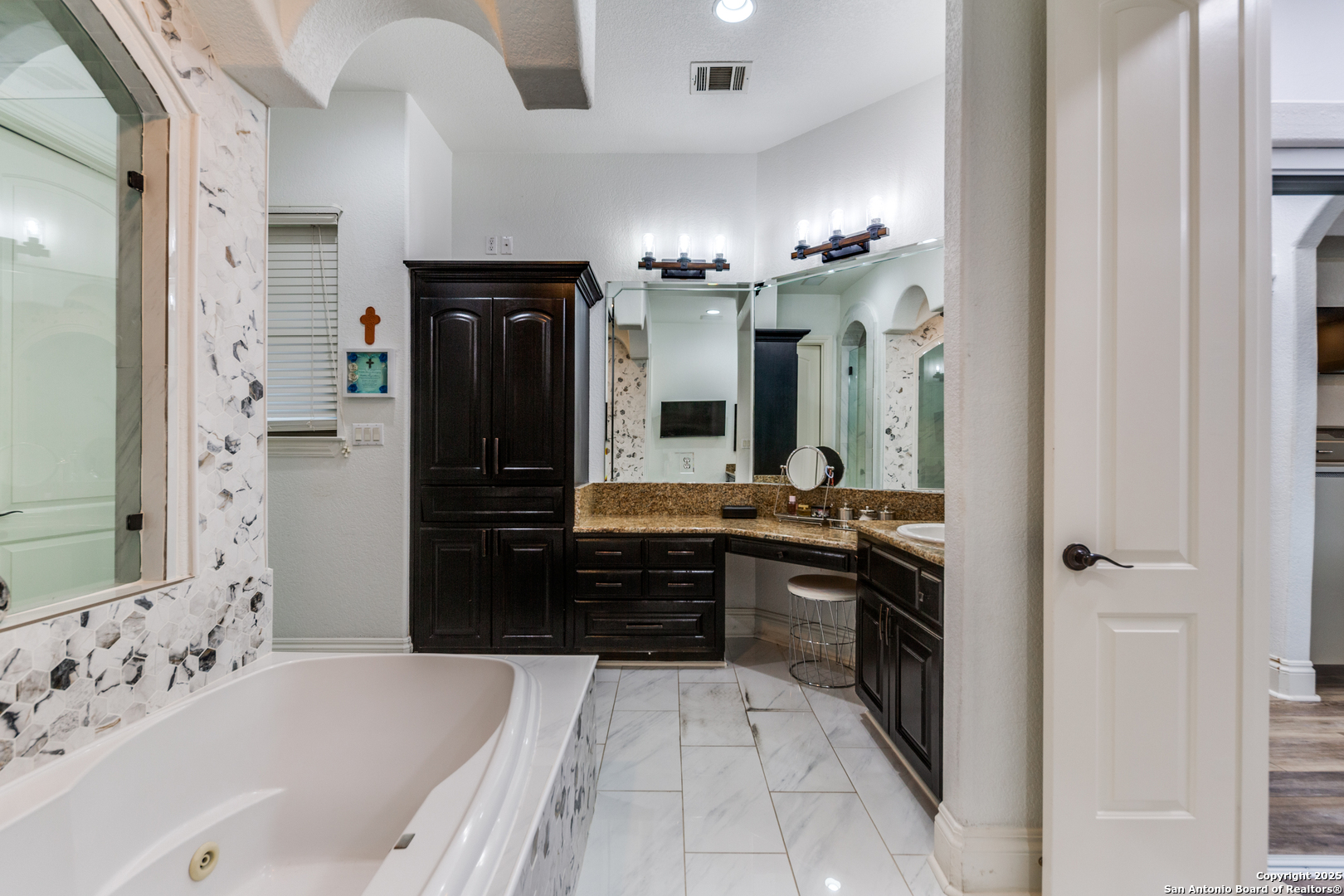 10 Kings Tower,San Antonio, TX 78257
