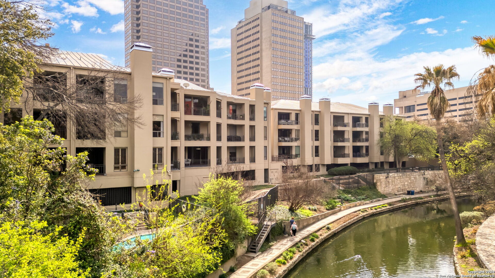 701 N. Saint Marys 15, San Antonio, TX, 78205 | 1876179 | Realty Texas LLC