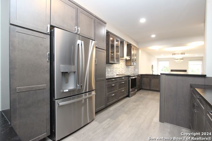 701 N. Saint Marys 15, San Antonio, TX, 78205 | 1876179 | Realty Texas LLC