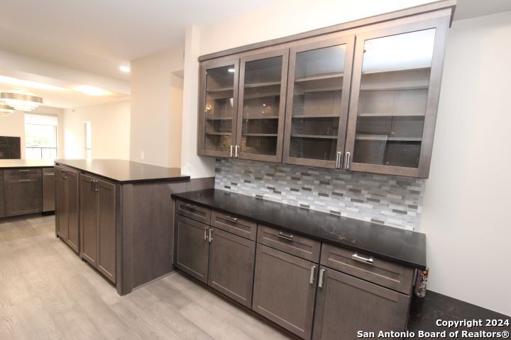 701 N. Saint Marys 15, San Antonio, TX, 78205 | 1876179 | Realty Texas LLC