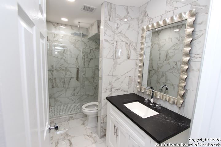 701 N. Saint Marys 15, San Antonio, TX, 78205 | 1876179 | Realty Texas LLC